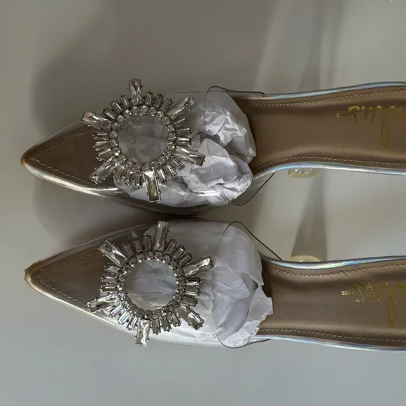 NEW Lulus Heels - Picture 2 of 7